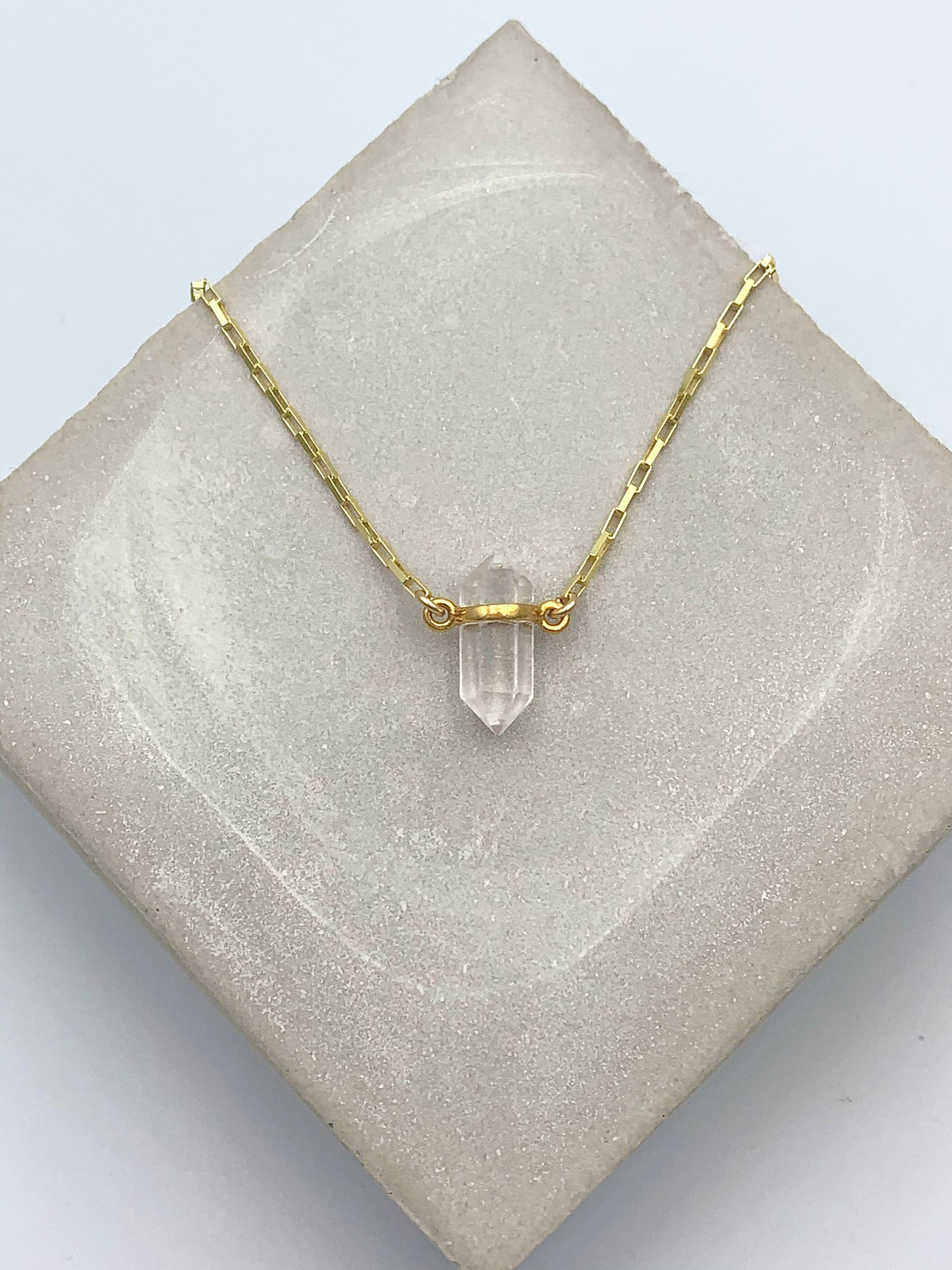 The Quartz Pendant | Gold