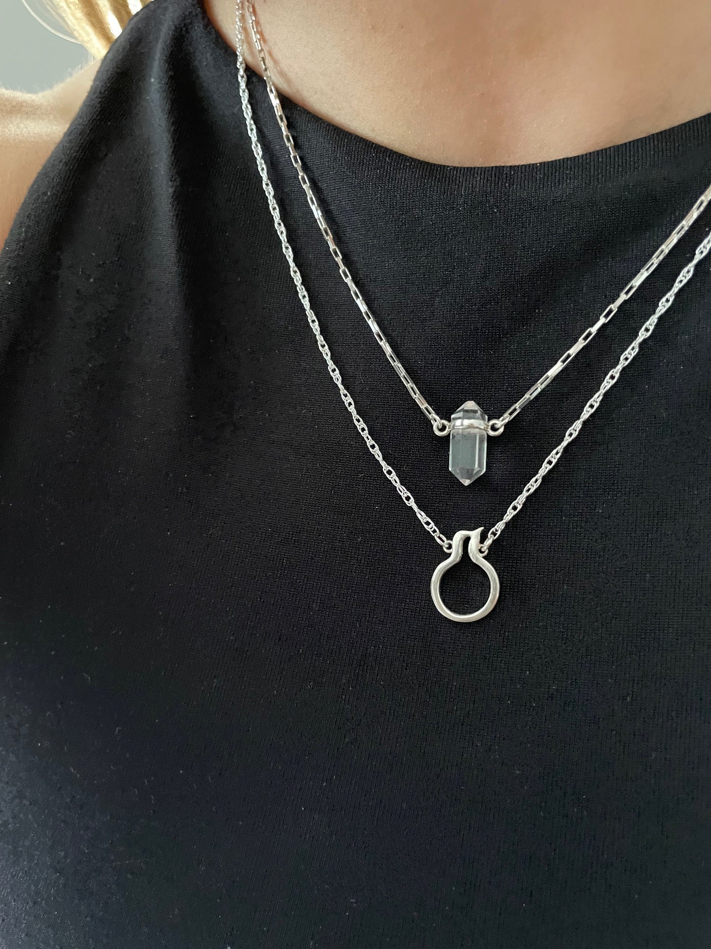 Load image into Gallery viewer, The Quartz Pendant | Silver
